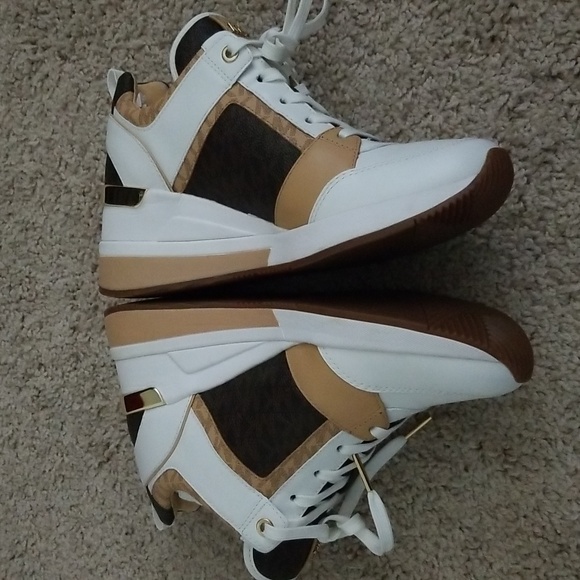 New without tags Michael Kors snickers - Picture 4 of 5